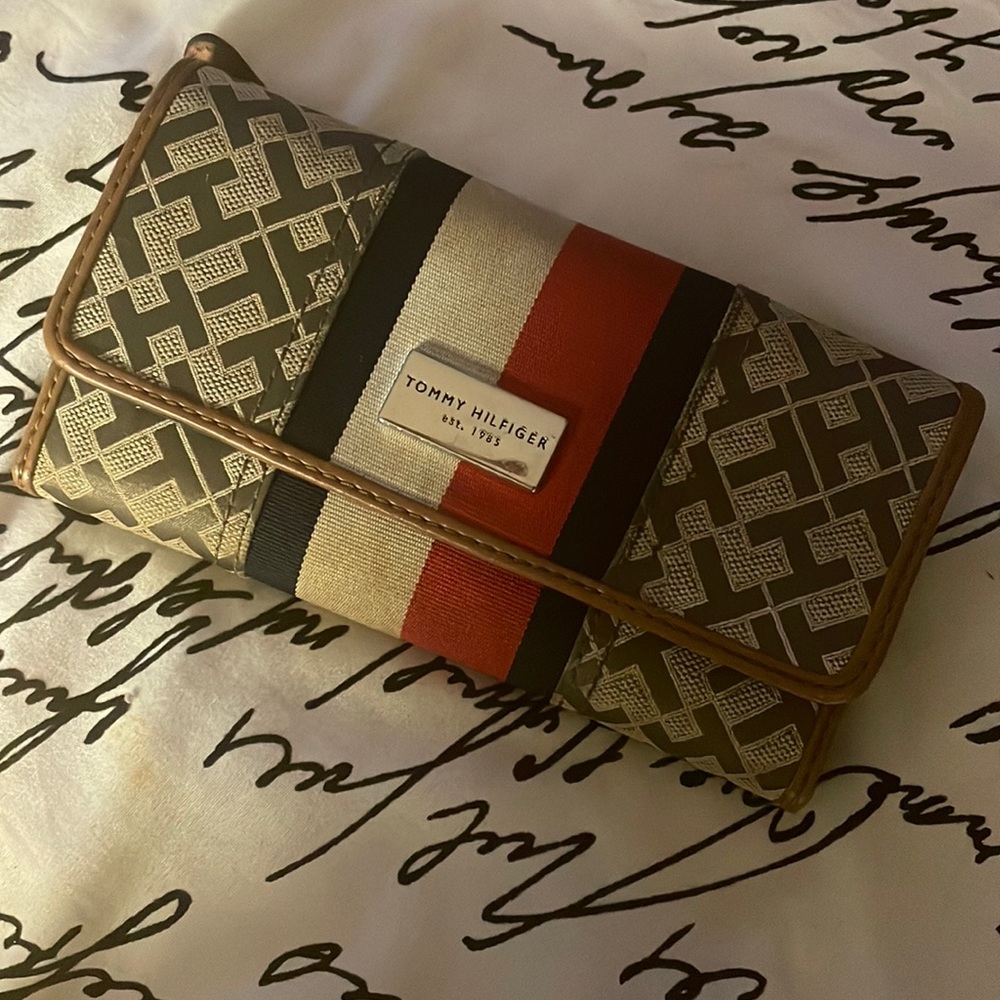 Tommy Hilfiger wallet
